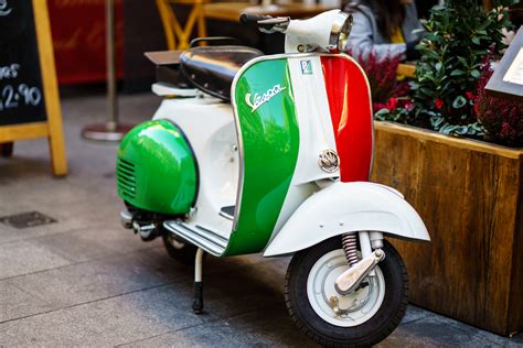 La Vespa, un mito tutto italiano: te la ricordi?