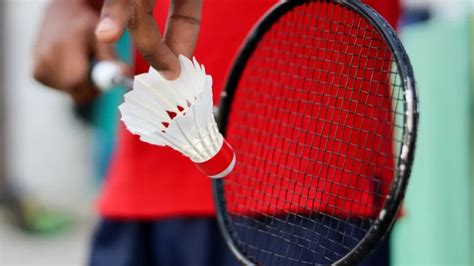 15 Best Badminton Rackets Under 2000 in India [August, 2024]