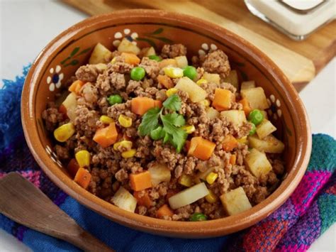 Carne molida con papas, receta para una comida fácil en solo 30 minutos