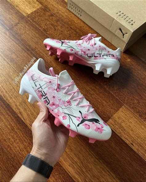 Pin by Alina Adair on Soccer | Womens soccer cleats, Best soccer shoes ...
