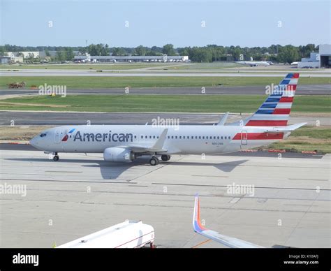 American airlines fleet hi-res stock photography and images - Alamy