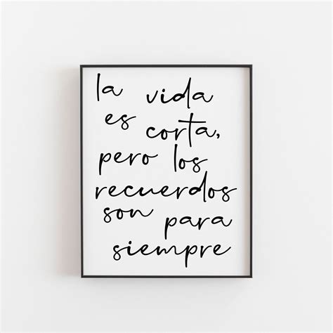 Life Spanish Quotes Premium Vector | La Vida Es Buena Translated From