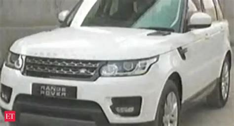 Top Speed: Range Rover review - The Economic Times Video | ET Now