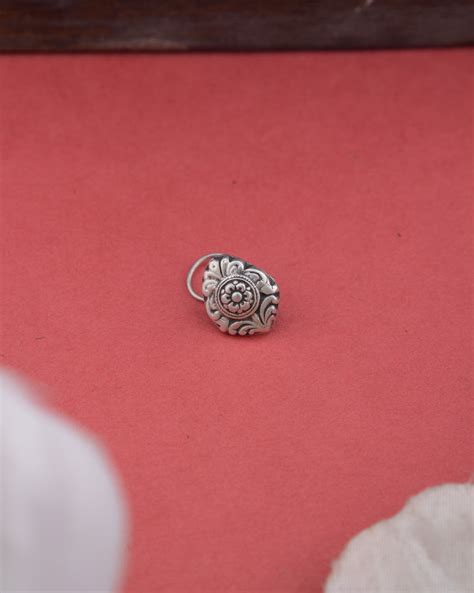 Moh Flora Intricate Nose Ring