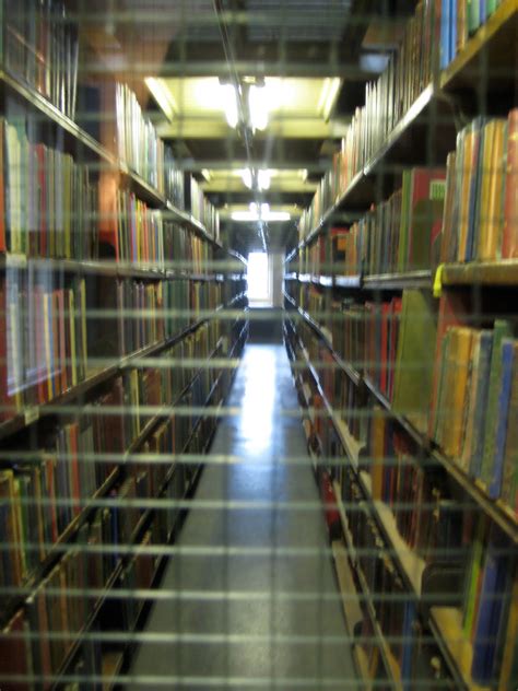 Library Tour 的图像结果