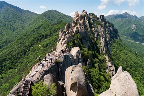 Hike through mountain caves and Buddhist shrines in this South Korean park – azibaza's blog