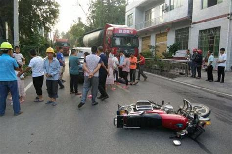 重庆发生一起严重交通事故 摩托车驾驶员不幸身亡_新浪重庆_新浪网