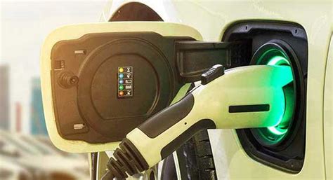 Battery crash test for electric vehicles | TÜV SÜD in India