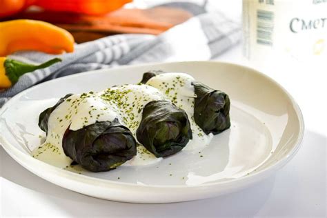 Голубцы из мангольда с рисом и креветками - СделаемВкусно.ру