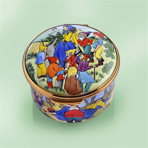 The Cottage Shop - Snow White Exclusive Enamel