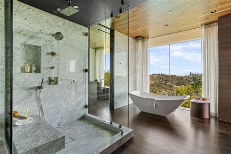 Luxury Mansions Bathroom 7 Luxury Homes With Over The Top Bathrooms On