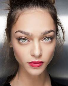 Makeup Looks And Easy by 5 Easy Makeup Looks In 10 Minutes Stylecaster Makeup Looks And Easy