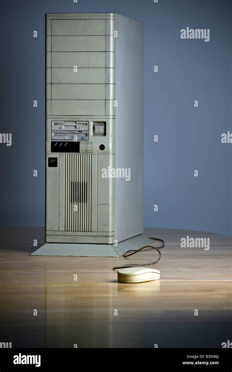Old Desktop Computer 的图像结果