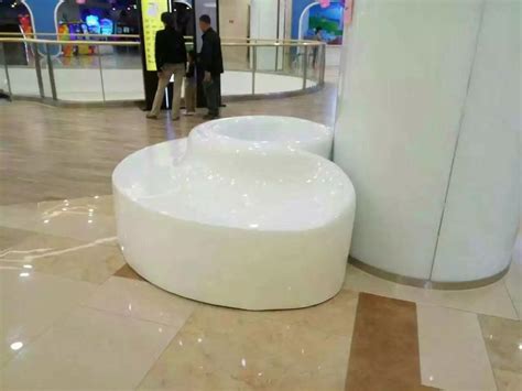 商场玻璃钢多人休闲椅 - 深圳市凡贝尔玻璃钢工艺有限公司
