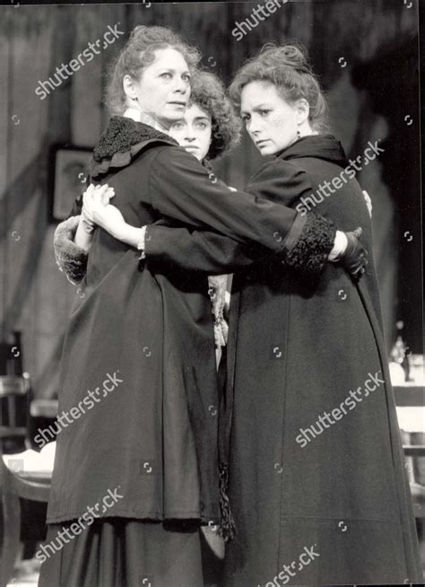 Francesca Annis Pictured Masha Sara Kestelman Olga Foto editorial en ...