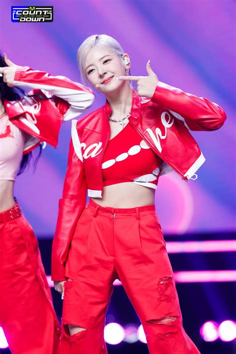 230815 ITZY - CAKE (230810 M Countdown Stage Pics) : r/ITZY
