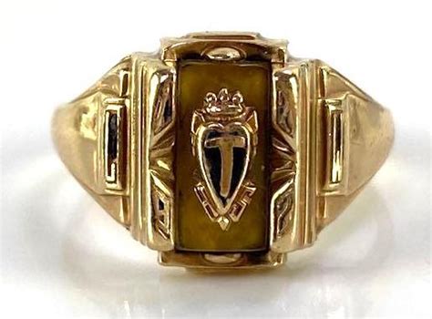At Auction: Josten 10K Gold Class Ring