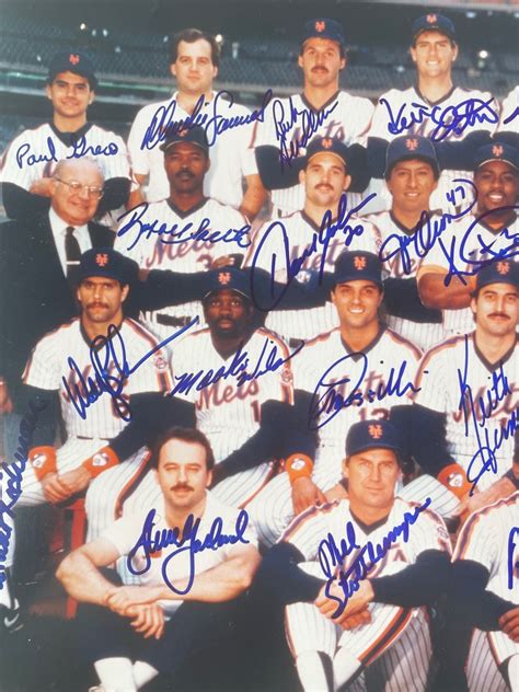 Lot Detail - 1986 New York Mets: Team Signed 16" x 20" Photo (36/Sigs ...