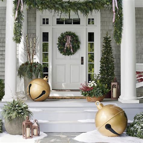 10 Creative Outdoor Garland Decor Ideas to Make Your Holidays Sparkle