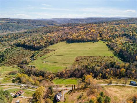 69.9 Acres of Agricultural & Residential Land for Sale in Hartford, Vermont - LandSearch