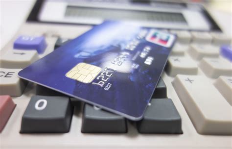 信用卡不小心逾期，违约金和利息都是怎么算的？ - 知乎