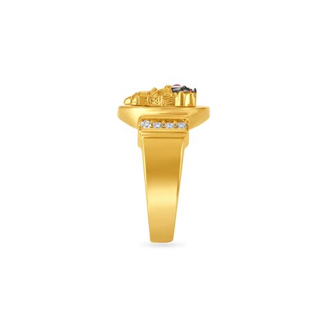 Opulent Men's Gold Finger Ring