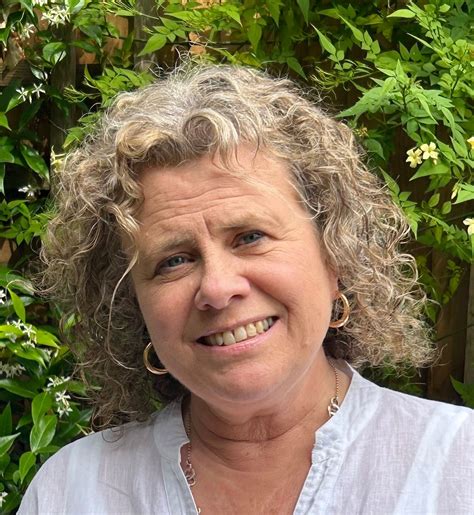 Caroline Overholt - therapist in kingston-upon-thames-kt1 | BACP