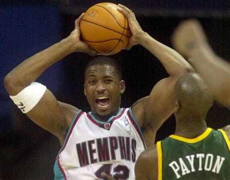 Ex-wife of slain NBA player Lorenzen Wright charged