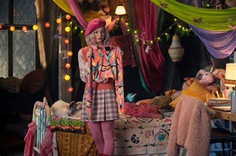 Decoding The Fashion Of Various Characters On The Netflix Show ...