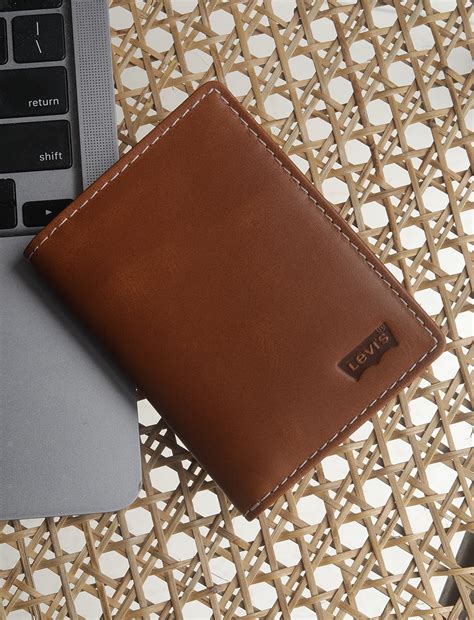 Men's Tan Solid Card Holder – Levis India Store