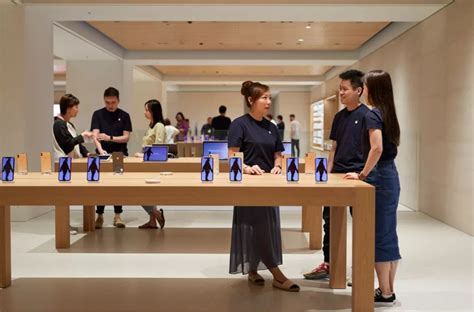 苹果将试点“弹性零售”计划：零售员工可在店/居家混合办公-科技频道-和讯网