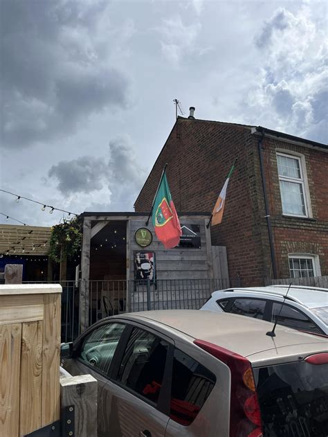 What flag is this? Spotted in southern England. It looks Portuguese : r ...