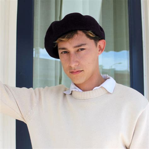 Hat Shop 的图像结果