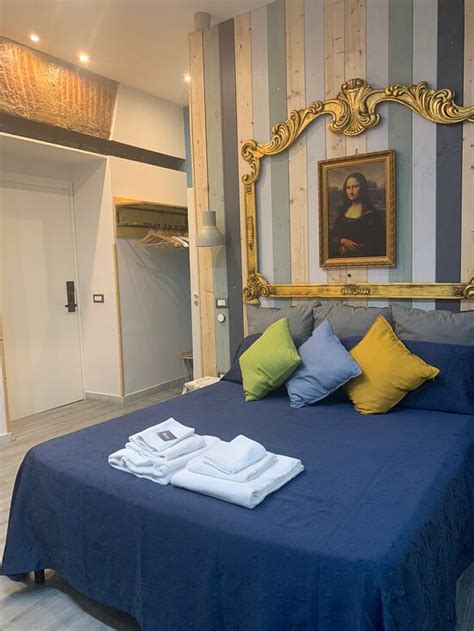 MIRACOLO AL DUOMO (Naples) - Inn Reviews, Photos, Rate Comparison ...