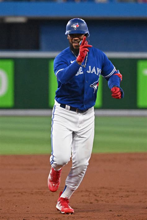 Blue Jays Trade Teoscar Hernandez To Mariners - MLB Trade Rumors
