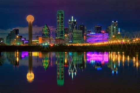 Download Dallas Skyline Trinity River At Night Wallpaper | Wallpapers.com