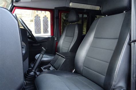 LAND ROVER DEFENDER 110 XS S/W 7 SEATS
