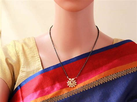 Why Do Married Hindu Women Wear Mangalsutra | મંગળસૂત્રથી લોહીનું ...
