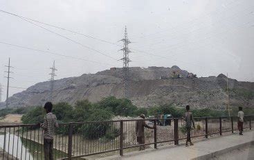 EDMC Plans Biomining of 50 Lakhs Ton Of Waste At Ghazipur Dumpsite - BW ...