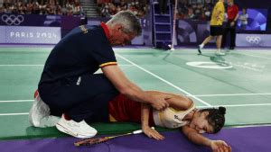 Paris Olympics 2024: Carolina Marin tears up as knee injury ends medal ...