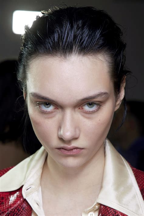 How To Rock Brushed Back Hairstyles - KOL Social