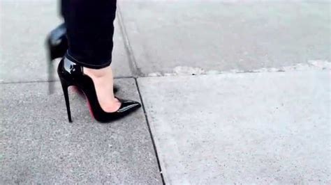 穿15厘米高跟鞋什么感受，看完你就知道_腾讯视频