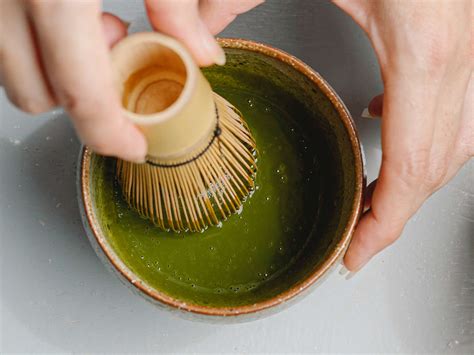 Is Matcha Healthier Than Green Tea? | Foodaciously