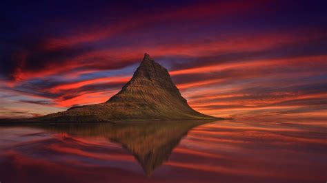 Descubren nuevo continente bajo Islandia