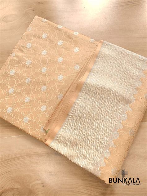 Shop Beige Mashru Silk Jamewar Weaved Banarasi Saree – BUNKALA