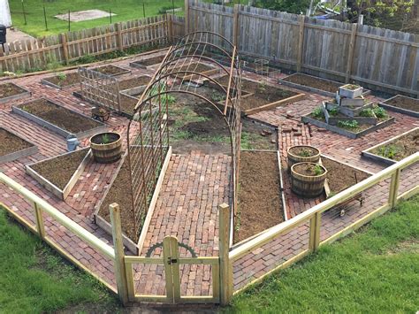 Raised Garden Bed Vegetable Layout at Gabriella Bowman blog