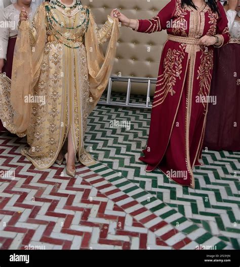 Moorish clothes hi-res stock photography and images - Alamy