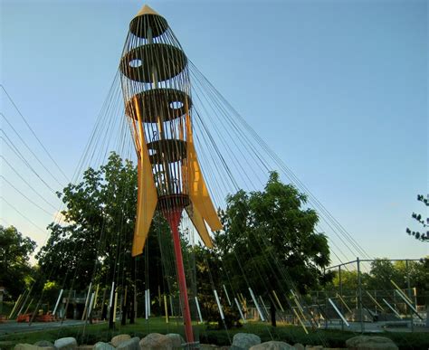 The Diminutive and the Colossal - Streets.mn