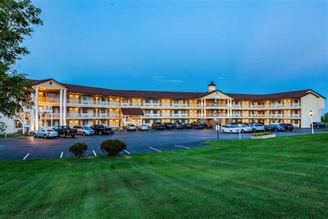 QUALITY INN LAKEFRONT (Saint Ignace) - Hotel Reviews, Photos, Rate ...