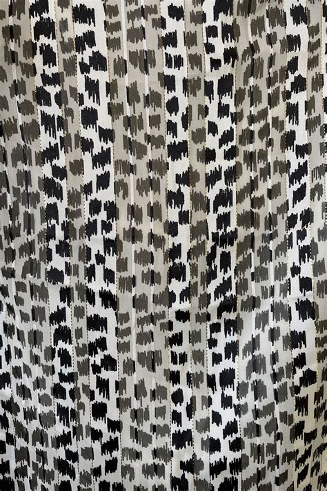 BLACK & WHITE ANIMAL PRINT PUFFY SLEEVES CROP TOP RFD